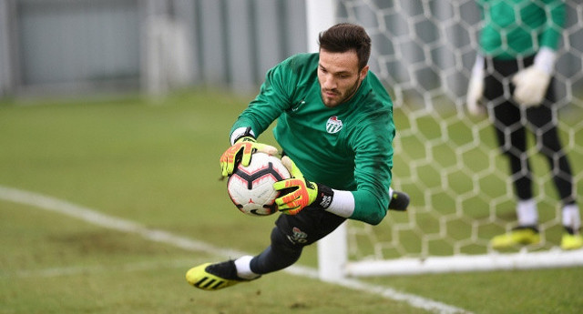 Okan Kocuk'la Seri Galatasaray'da! Bombalar gece yarısı patladı - Resim: 0