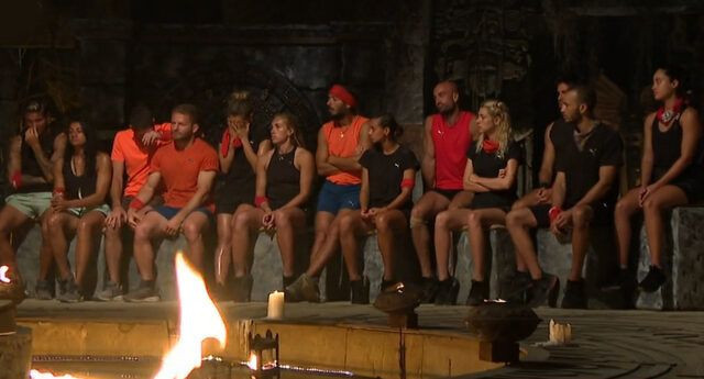 Survivor'da Cemal Hünal'ın durumu sarıdan kırmızıya geçti Acun diskalifiye açıkladı - Resim: 2