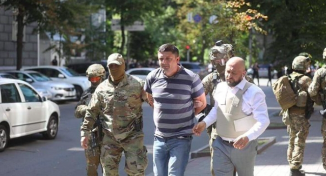 Ukrayna'da Başbakanlık binasına bombalı saldırı paniği! - Resim: 0