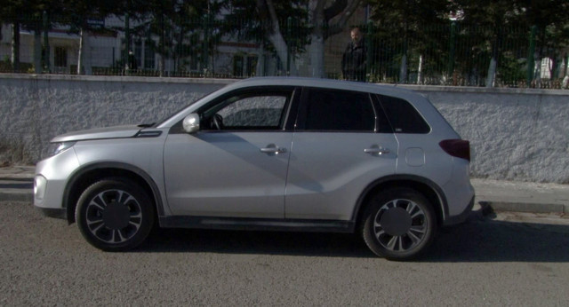 Sıfır kilometre Suzuki araçta şoke eden görüntü! Koltukları paslı çıktı, vatandaş soluğu savcılıkta aldı - Resim: 2