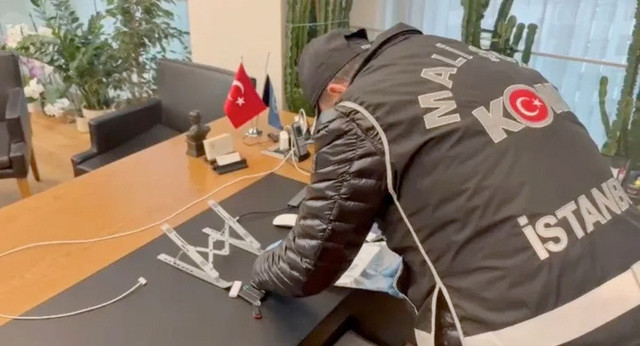 Üsküdar Belediyesi'ne operasyon! İş takipçisinin evinde 4.5 milyon bulundu - Resim: 0