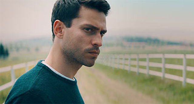 Farah Zeynep Abdullah ile Ekin Koç'un olay öpüşme sahnesi! - Resim: 4