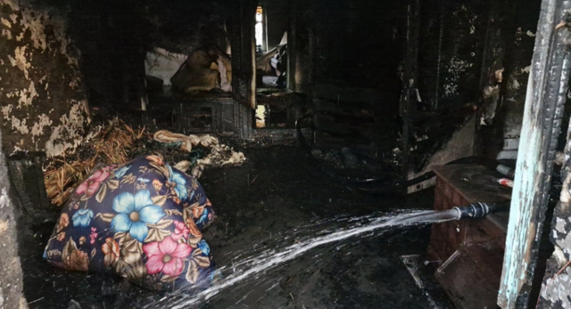 Ev sahibine sinirlenen kiracı oturduğu evi ateşe verdi - Resim: 0