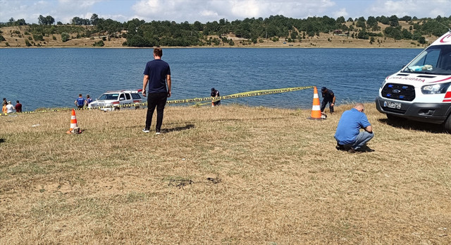 Bilecik’te baraja düşen otomobildeki çocuk öldü - Resim: 1