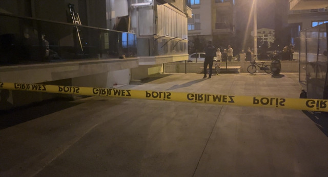 Burdur'da korkunç cinayet! 35 yaşındaki Özge evinde öldürüldü: 2 kadın gözaltına alındı - Resim: 0