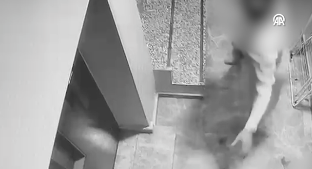 Eşi ile oğlunun arkadaşını otelde yakaladı! Gözü döndü, dehşet saçtı - Resim: 1