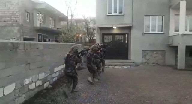 Van'da terör operasyonu: 14 gözaltı - Resim: 0