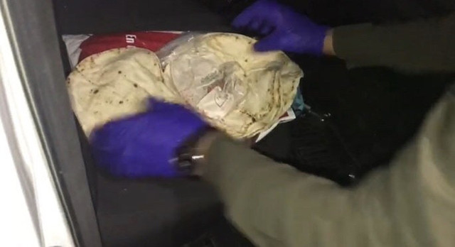 Bursa'da lavaş ekmeğin arasından çıkana bak! - Resim: 0