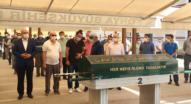 Konya'da öğretmen çiftin canlı ders verdiği sırada 20 aylık bebeği balkondan düştü - Resim: 0