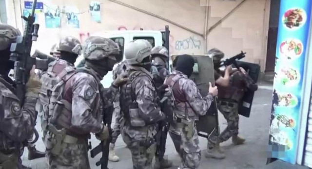 Diyarbakır’da organize suç çetesi çökertildi! Örgütü cezaevinden yönetmişler - Resim: 2