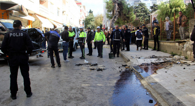Sinop'ta korkunç kaza! Önce yayaya ardından duvara çarptı ölenler var - Resim: 0