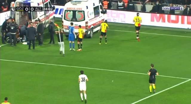 Göztepe Altay maçı korkunç bitti kaleci dövüldü fişek ateşlendi sokaklara taşan kavgalar çıktı - Resim: 12