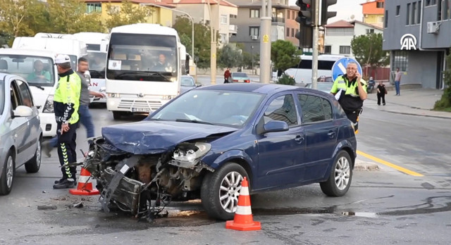 Denizli'de korkunç kaza! Otomobil alt geçide uçtu: Ölü ve yaralılar var - Resim: 1