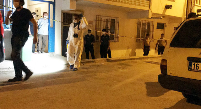 Bursa'da anne ve 2 çocuğu evlerinde ölü bulundu - Resim: 0