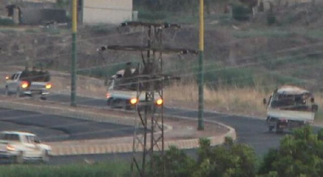 Mardin'den şok görüntü! 3 kamyonette 50 terörist böyle görüntülendi - Resim: 0