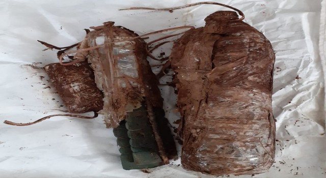 Bitlis’te araziye gizlenmiş basma düzenekli 4 EYP imha edildi - Resim: 0