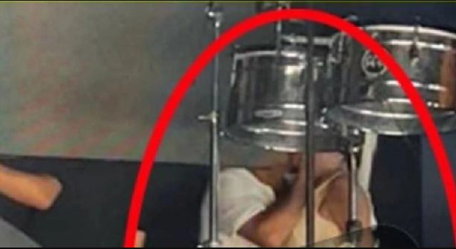 Ajda Pekkan'dan sahne arkası öpüşme görüntülerine yanıt! Cenk Eren mentorumdur diyerek yalanladı - Resim: 2