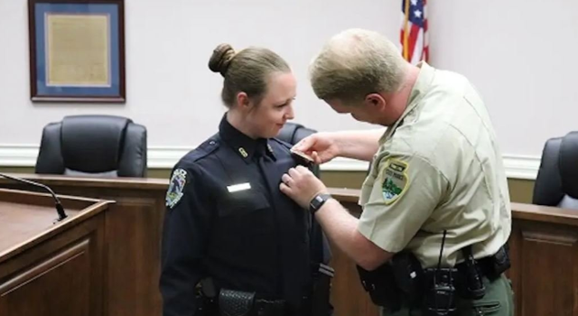 İş arkadaşlarıyla karakolda cinsel ilişkiye girdi! Evli kadının itirafları ABD'yi sarstı - Resim: 0