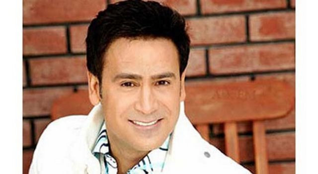 Böyle savunmanın eşi benzeri yok cinsel içerikli film izlerken... - Resim: 2