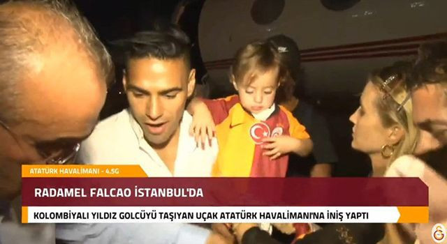 Galatasaray'ın yeni yıldızı Radamel Falcao İstanbul'a geldi - Resim: 3