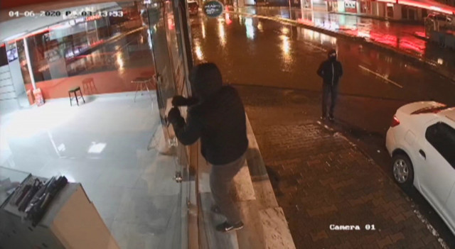 İstanbul'da evinde yakalanmak üzere olan hırsız intihar etti - Resim: 0