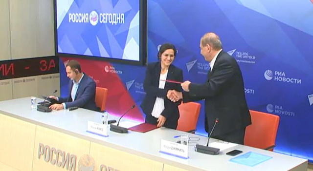 Rusya'da skandal anlaşma! YPG/PKK ile masaya oturdular - Resim: 0