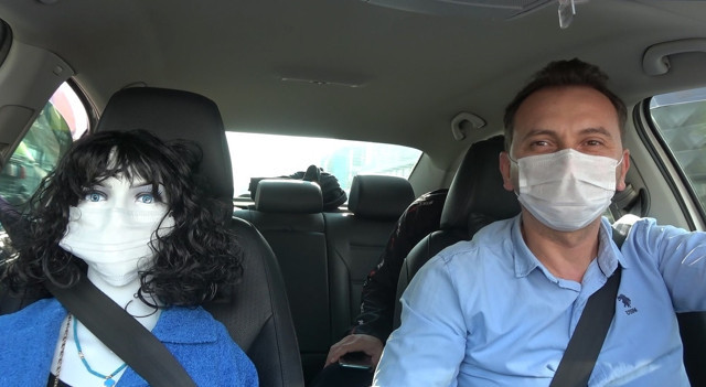 Taksiciden ön koltuğa oturulmasını engellemek için akılalmaz yöntem - Resim: 0