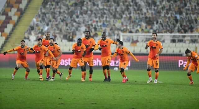 Yeni Malatyaspor'u penaltılarla eleyen Galatasaray kupada turladı - Resim: 0