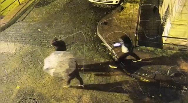 Ünlü isim sokak ortasında gasp şoku yaşadı! Didem Kınalı: Olan 70 bin liralık telefonuma oldu - Resim: 0