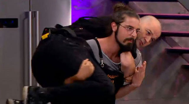 Masterchef Murat canlı yayın açıp kendini kesti! - Resim: 4