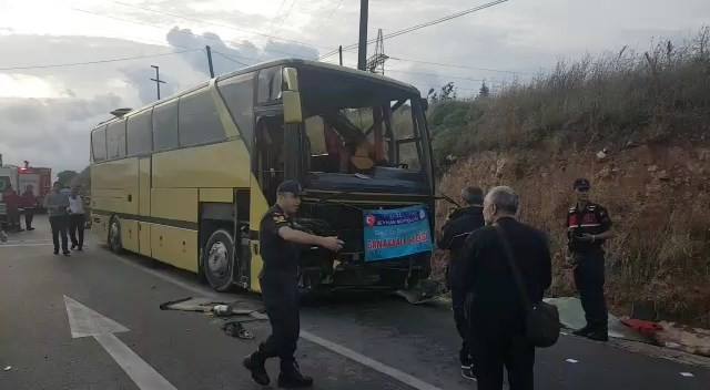 Bandırma'da feci otobüs kazası: 4 ölü 42 yaralı - Resim: 0