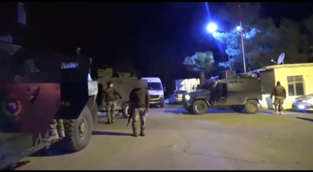 Şanlıurfa’da gece yarısı DEAŞ hücrelerine baskın! 7 gözaltı - Resim: 0