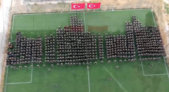 Özel Harekat polisleri törenle Suriye sınırını geçti - Resim: 0