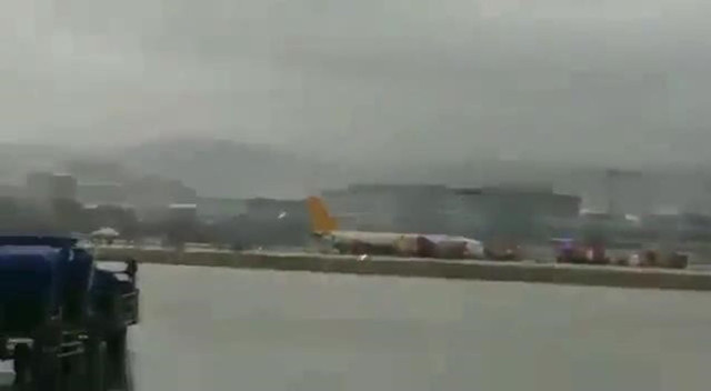 Sabiha Gökçen Havalimanı'nda uçak pistten çıktı Seferler 06.00'ya ertelendi - Resim: 1