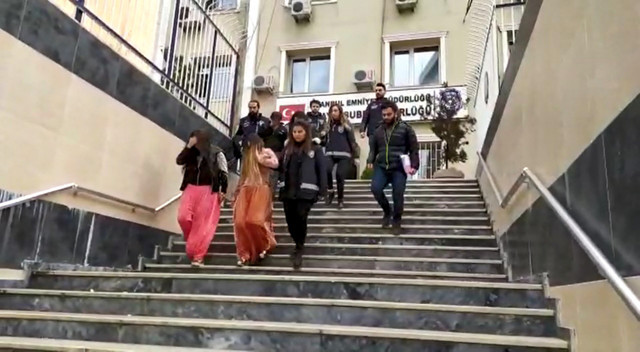 İstanbul'da kadın hırsızlık çetesi iş başında! Yaptıkları toplam vurgun dudak uçuklattı - Resim: 0
