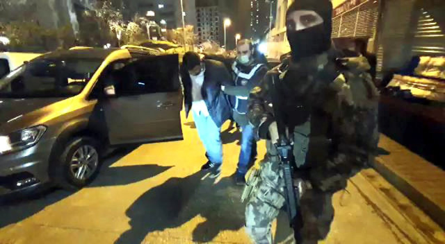 Esenyurt'ta sahte kimlik kullanan cezaevi firarisi yakalandı - Resim: 1