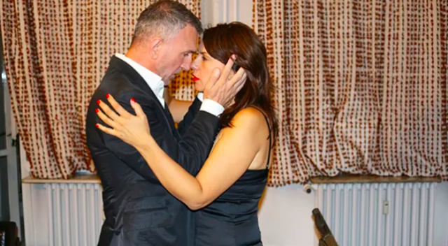 Yeşim Salkım kaç kere evlendi kaç tane çocuğu var kızları kimdir? - Resim: 1