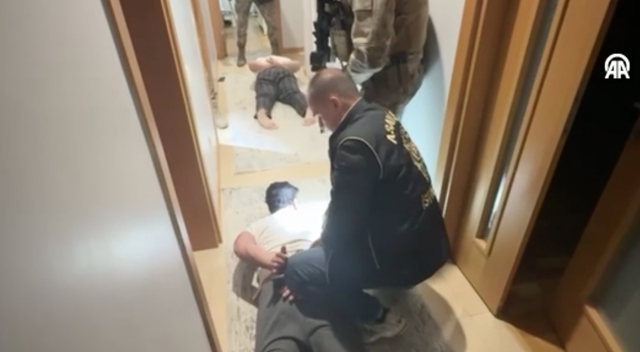 Lisedeki öğretmeniyle birlik olup matematik öğretmenini öldürdüler! 19 yıl önceki cinayetin sırrı çözüldü - Resim: 1