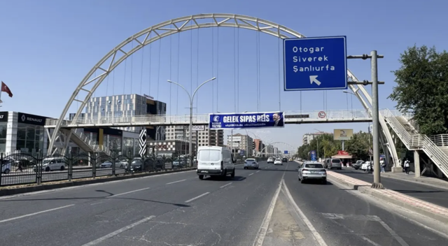 Diyarbakır'da Erdoğan'a teşekk&uuml;r pankartları "Gelek Sıpas Reis" - Resim: 0
