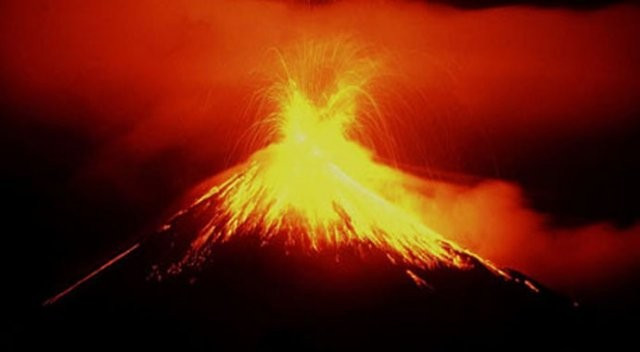 Art arda 3. kez patladı o ülkede yanardağ tehlikesi - Resim: 3