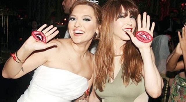 Demet Akalın ile Hande Yener arasında bomba gelişme! Barıştılar mı?  - Resim: 4