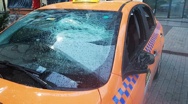 İstanbul’da taksiciler ortalığı savaş alanına çevirdi! Çok sayıda kişi gözaltında - Resim: 1