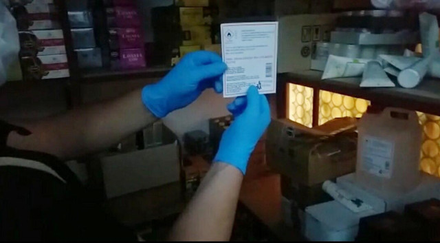 İzmir'de hastanelik olan 18 kişinin sahte içkiden zehirlendiği iddiası - Resim: 0