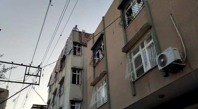 Dur ihtarına uymadı, saklandığı evdeki çocuğu rehin aldı! - Resim: 1