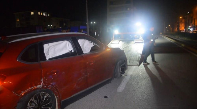 17 yaşındaki ehliyetsiz sürücü, yakınına ait TOGG ile kaza yaptı sahibi sinir krizi geçirdi - Resim: 1