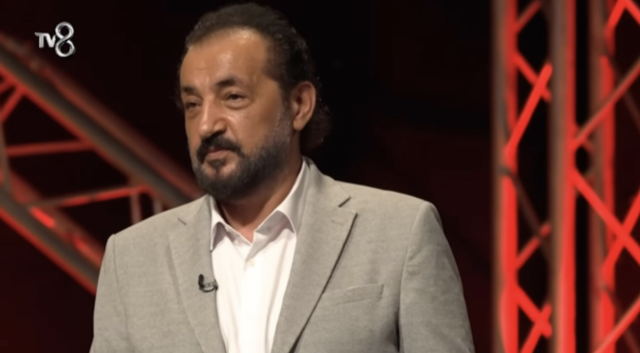 Yıllardır elini gizleyen şef Mehmet Yalçınkaya, başına gelen olayı ilk kez anlattı: 5 yaşındayken 3 parmağım koptu - Resim: 1