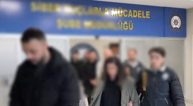 Siber suçlarla mücadele sürüyor! 39 ilde düzenlenen operasyonlarda 568 şüpheli yakalandı - Resim: 0