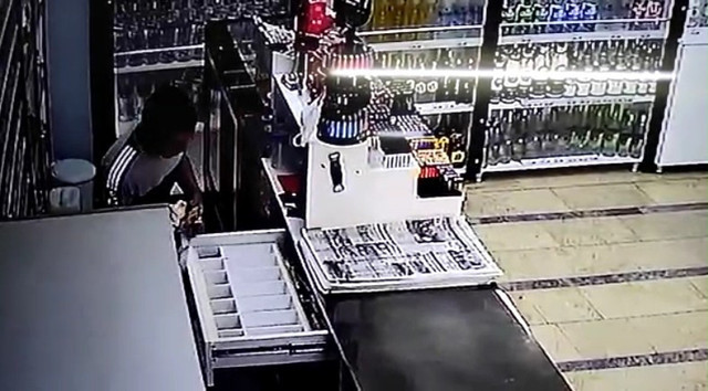 Edirne'de esnafa bıkkınlık veren 15 yaşındaki hırsız yakalandı - Resim: 0