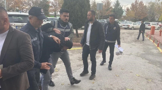 Konya'daki barınak vahşeti! Köpeği kafasına vura vura katlettiler mahkeme tahliye etti - Resim: 0