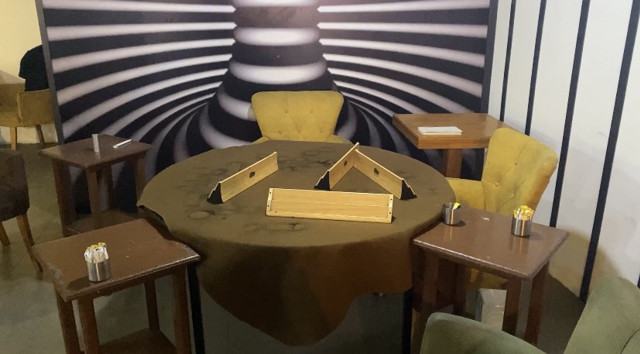 Bir garip silahlı saldırı: Oyun oynarken adam vurup kaçtı! Okey taşlarından parmak izi alındı - Resim: 1